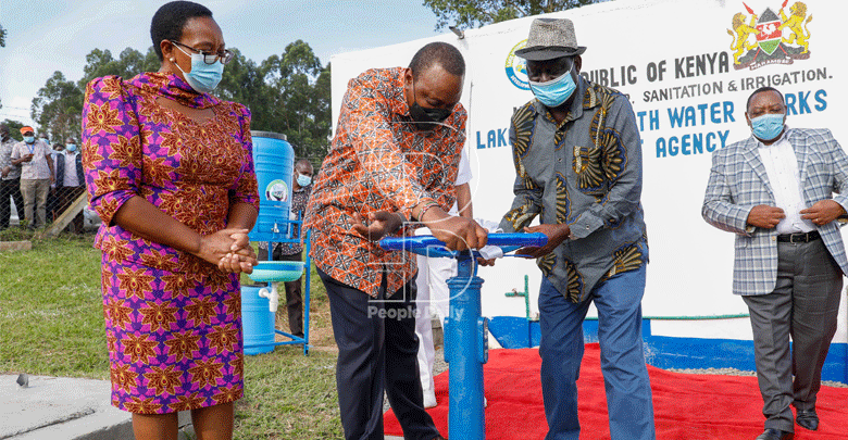 H.E. Uhuru Kenyatta during the commisioning of the Siaya- Bondo Water Project